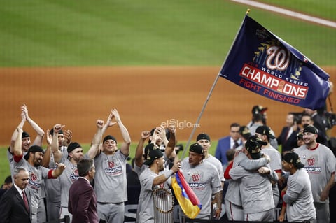 Washington Nationals at Houston Astros


Houston (United States), 31/10/2019.- Washington Nationals players celebrate after defeating the Houston Astros in the MLB 2019 World Series game seven at Minute Maid Park in Houston, Texas, USA, 30 October 2019. The Nationals win the World Series 4 games to 3. (Estados Unidos) EFE/EPA/LARRY W. SMITH

DEP Béisbol TEXAS HOUSTON USA BASEBALL MLB WORLD SERIES United States