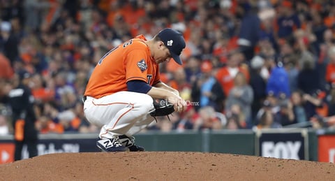 Washington Nationals at Houston Astros


Houston (United States), 31/10/2019.- Houston Astros pitcher Zack Greinke prepares to throw against the Washington Nationals in the top of the fifth inning of their MLB 2019 World Series game seven at Minute Maid Park in Houston, Texas, USA, 30 October 2019. The best-of-seven series is tied 3-3 and game seven will decide the series winner. (Estados Unidos) EFE/EPA/JOHN G. MABANGLO

DEP Béisbol TEXAS HOUSTON USA BASEBALL MLB WORLD SERIES United States