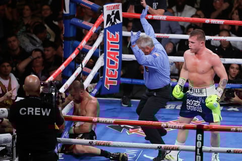 Kovalev terminó en la lona y en malas condiciones.