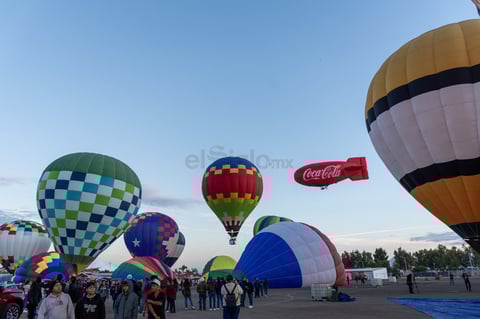 La localidad ofreció unas condiciones climatológicas propicias para que se desarrollara el Sky Fest plenamente y sin contratiempos.