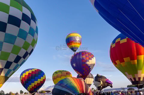 Diferentes colores y formas se encontraron en los globos que forman parte.