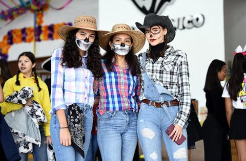03112019 EVENTO ESCOLAR.  Fer, Victoria, Ivanna.