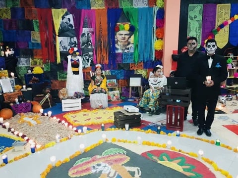 02112019 Altar en honor a Frida Kahlo y Diego Rivera.