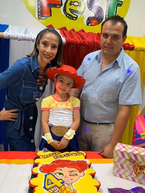 03112019 CELEBRACIóN DE CUMPLEAñOS.  Carla y Leo festejando la vida de María Fernanda.