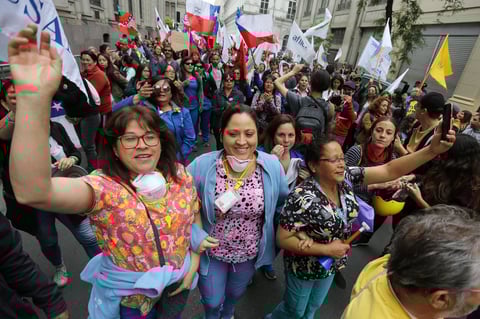 Se agudiza la crisis política y social.