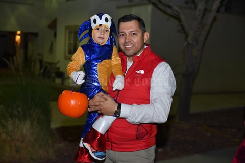 05112019 SE DIVIERTEN.  Cristian y Santiago.