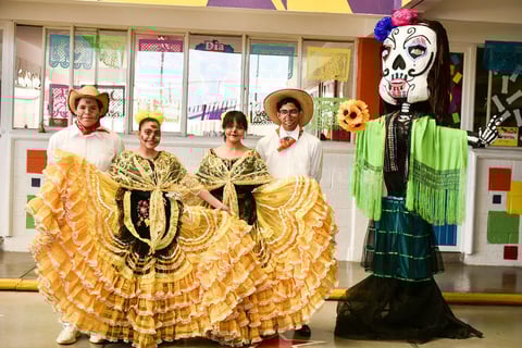 06112019 FESTIVAL DEL DÍA DE MUERTOS.  Arturo, Andrea, Daniela y Ángel.