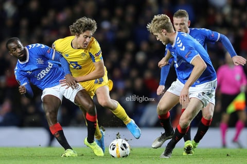 Glasgow Rangers vs FC Porto


Glasgow (United Kingdom), 07/11/2019.- Glen Kamara (L) and Filip Helander (R) of Glasgow Rangers in action against Fabio Silva (C) of Porto during the UEFA Europa League Group G match between Glasgow Rangers and FC Porto in Glasgow, Britain, 07 November 2019. (Reino Unido) EFE/EPA/ROBERT PERRY

DEP Fútbol Glasgow BRITAIN SOCCER UEFA EUROPA LEAGUE United Kingdom