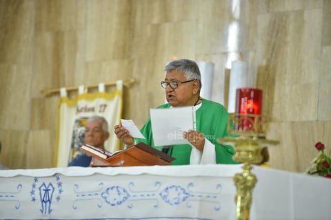 Misa. A su llegada se ofició la misa en la que los trabajadores ferrocarrileros y sus familias agradecieron a la Virgen.
