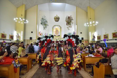 Celebran. Con su tradicional peregrinación, como cada año los ferrocarrileros festejaron su día en la iglesia de Guadalupe, ubicada en el centro de Torreón.
