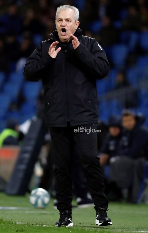REAL SOCIEDAD / LEGANÉS


GRAF5513. San Sebastián, 08/11/2019.- El técnico mexicano de Leganés, Javier Aguirre, durante el encuentro correspondiente a la jornada trece de primera división que han disputado esta noche frente a la Real Sociedad en el estadio Reale Arena de San Sebastián. EFE/Juan Herrero.

DEP Fútbol C.A. del País Vasco San Sebastián (Gipuzkoa) ESPAÑA FÚTBOL LALIGA SANTANDER España