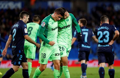 REAL SOCIEDAD / LEGANÉS


GRAF5486. San Sebastián, 08/11/2019.- Los jugadores del Leganés, cae ante la entrada del defensa del Leganés, el defensa Andoni Gorosabel (i) y el delantero marroquí Youssef En-Nesyri, celebran el primer gol del equipo madrileño durante el encuentro correspondiente a la jornada trece de primera división disputado esta noche en el estadio Reale Arena de San Sebastián. EFE/Juan Herrero.

DEP Fútbol C.A. del País Vasco San Sebastián (Gipuzkoa) ESPAÑA FÚTBOL LALIGA SANTANDER España