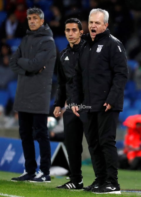 REAL SOCIEDAD / LEGANÉS


GRAF5488. San Sebastián, 08/11/2019.- El técnico mexicano de Leganés, Javier Aguirre, durante el encuentro correspondiente a la jornada trece de primera división que han disputado esta noche frente a la Real Sociedad en el estadio Reale Arena de San Sebastián. EFE/Juan Herrero.

DEP Fútbol C.A. del País Vasco San Sebastián (Gipuzkoa) ESPAÑA FÚTBOL LALIGA SANTANDER España