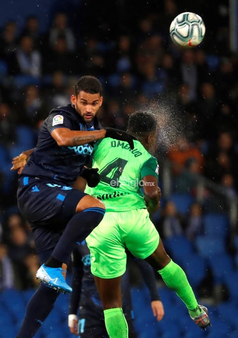 Real Sociedad - Leganés


GRAF5467. SAN SEBASTI?N (GIPUZKOA), 08/11/2019.- El delantero brasile?o de la Real Sociedad Willian Jos? (i) pelea un bal?n a?reo con Kenneth Omeruo, defensa nigeriano del Legan?s, durante el partido de la jornada decimotercera de LaLiga Santander que se disputa este viernes en el estadio Reale Arena de San Sebasti?n. EFE/Juan Herrero.

DEP Fútbol C.A. del País Vasco San Sebastián (Gipuzkoa) ESPAÑA FÚTBOL LALIGA SANTANDER España