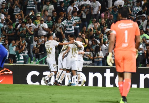 Los Guerreros de Santos Laguna derrotaron 3-1 a la  Máquina de Cruz Azul 