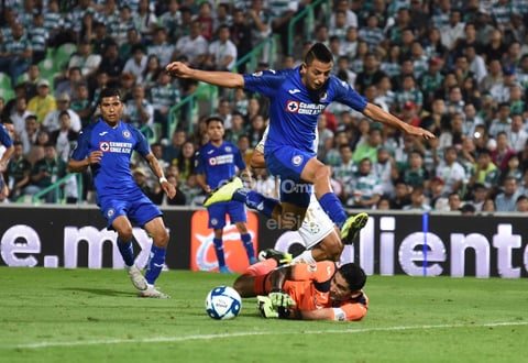 Los Guerreros de Santos Laguna derrotaron 3-1 a la  Máquina de Cruz Azul 