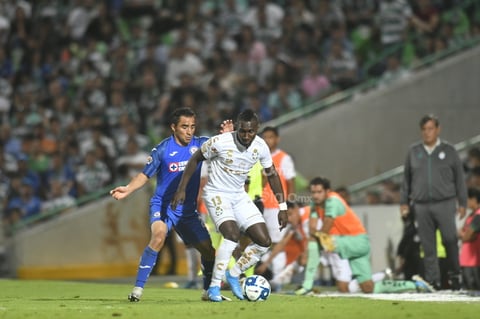 Los Guerreros de Santos Laguna derrotaron 3-1 a la  Máquina de Cruz Azul 