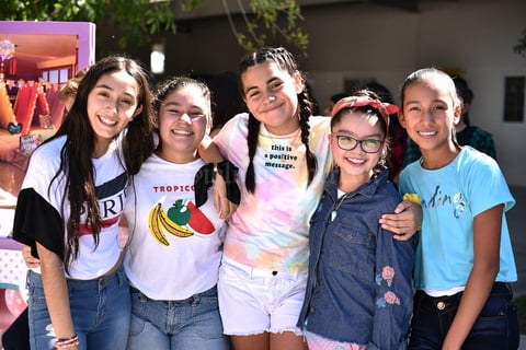 09112019 DIVERTIDA KERMÉS.  Mariana, Pamela, Ana Pau, Ximena y Deyra.