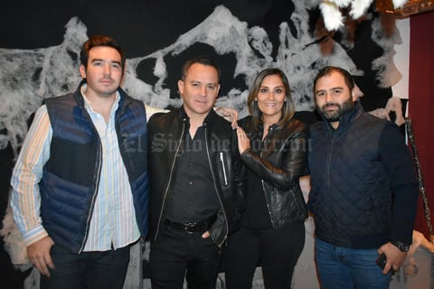 09112019 EN UNA FIESTA.  Humberto, Aarón, Ana y Abraham.