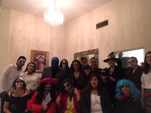 10112019 FIESTA DE HALLOWEEN.  Zafiro y Viridiana Olivares Franco en compañía de familiares y amigos.