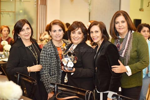 Liz, Eugenia, Roció, Myrna, Rosa