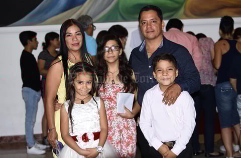 12112019 EN EL TEATRO.  Norma Lucero, Carmen, María, José y Abraham.