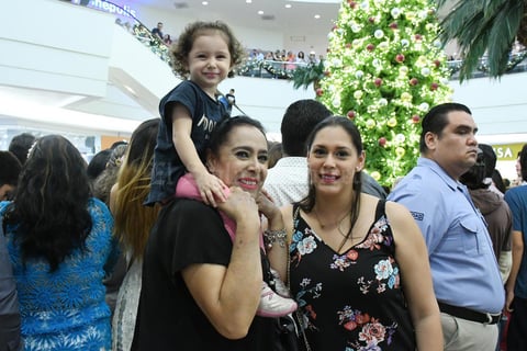 12112019 Daniela, Pilar y Regina.
