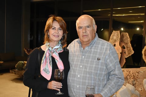 12112019 Gaby y Chuy.