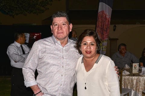 12112019 EN UN CONCIERTO.  Ricardo y Claudia.