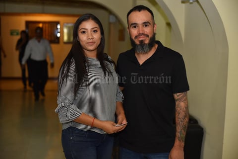 12112019 EN EL TEATRO.  Nancy y Jorge Luis.
