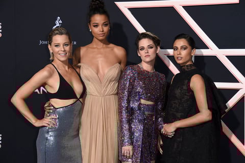Elizabeth Banks, Ella Balinska, Kristen Stewart y Naomi Scott.