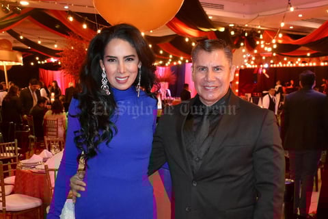 13112019 BAILE POR EL DíA DEL MÉDICO.  Angélica y Javier.