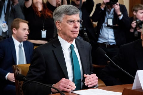 Bill Taylor calificó de 'locura' la decisión de Trump de congelar ayuda a Ucrania.