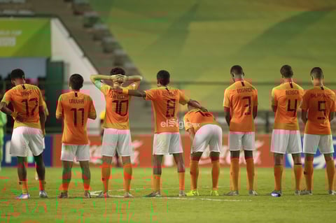 México - Paises Bajos


AME4809. BRASILIA (BRASIL), 14/11/2019.- Jugadores de Países Bajos se lamentan este jueves tras perder en la serie de penaltis en un partido de las semifinales de la Copa Mundial Sub-17 entre México y Países Bajos en el estadio Bezerrao en la ciudad de Gama, cerca a Brasilia (Brasil). EFE/Joédson Alves

DEP Fútbol Brasilia BRASILIA BRASIL FÚTBOL MUNDIAL SUB17 Brasil