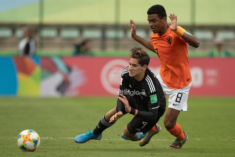 México - Paises Bajos


AME4761. BRASILIA (BRASIL), 14/11/2019.- El jugador México Alejandro Gómez (i) disputa un balón con Ian Maatsen de Países Bajos este jueves en el partido de las semifinales de la Copa Mundial Sub-17 entre México y Países Bajos en el estadio Bezerrao en la ciudad de Gama, cerca a Brasilia (Brasil). EFE/Joédson Alves

DEP Fútbol Brasilia BRASILIA BRASIL FÚTBOL MUNDIAL SUB17 Brasil