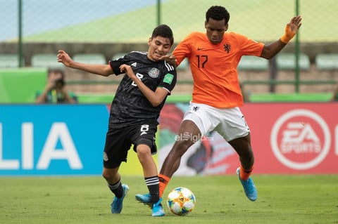 México - Paises Bajos


AME4758. BRASILIA (BRASIL), 14/11/2019.- El jugador México Josue Martínez (i) disputa un balón con Jayden Braaf de Países Bajos este jueves en el partido de las semifinales de la Copa Mundial Sub-17 entre México y Países Bajos en el estadio Bezerrao en la ciudad de Gama, cerca a Brasilia (Brasil). EFE/Joédson Alves

DEP Fútbol Brasilia BRASILIA BRASIL FÚTBOL MUNDIAL SUB17 Brasil