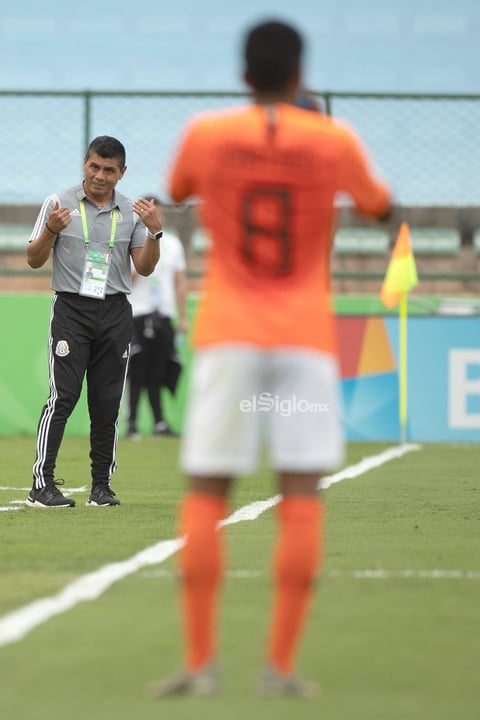 México - Paises Bajos


AME4745. BRASILIA (BRASIL), 14/11/2019.- El entrenador de México Marco Ruiz (i) dirige este jueves en el partido de las semifinales de la Copa Mundial Sub-17 entre México y Países Bajos en el estadio Bezerrao en la ciudad de Gama, cerca a Brasilia (Brasil). EFE/Joédson Alves

DEP Fútbol Brasilia BRASILIA BRASIL FÚTBOL MUNDIAL SUB17 Brasil