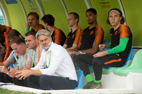 México - Paises Bajos


AME4742. BRASILIA (BRASIL), 14/11/2019.- El entrenador de Países Bajos Peter Van Der Veen (c) este jueves en el partido de las semifinales de la Copa Mundial Sub-17 entre México y Países Bajos en el estadio Bezerrao en la ciudad de Gama, cerca a Brasilia (Brasil). EFE/Joédson Alves

DEP Fútbol Brasilia BRASILIA BRASIL FÚTBOL MUNDIAL SUB17 Brasil