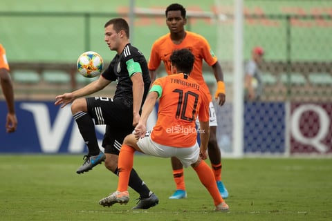 México - Paises Bajos


AME4745. BRASILIA (BRASIL), 14/11/2019.- El jugador México, Eugenio Pizzuto disputa un balón con Mohamed Taabouni de Países Bajos este jueves en el partido de las semifinales de la Copa Mundial Sub-17 entre México y Países Bajos en el estadio Bezerrao en la ciudad de Gama, cerca a Brasilia (Brasil). EFE/Joédson Alves

DEP Fútbol Brasilia BRASILIA BRASIL FÚTBOL MUNDIAL SUB17 Brasil