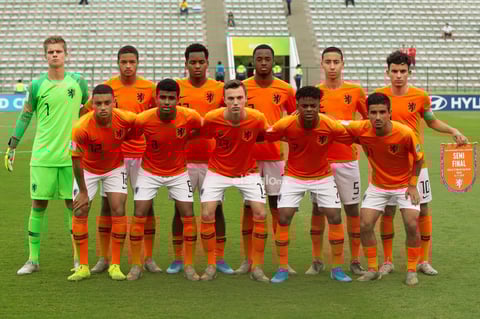 México - Paises Bajos


AME4739. DF (BRASIL), 14/11/2019.- Jugadores de Países Bajos posan este jueves antes del partido de las semifinales de la Copa Mundial Sub-17 entre México y Países Bajos en el estadio Bezerrao en la ciudad de Gama, cerca a Brasilia (Brasil). EFE/Joédson Alves

DEP Fútbol Brasilia BRASIL FÚTBOL MUNDIAL SUB17 Brasil