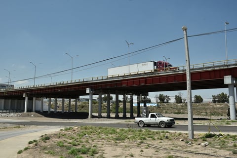 Utilizados. Todo tipo de transporte circula sobre los puentes y de igual manera por debajo de los mismos todos los días sin descanso alguno, conectando dos ciudades de una misma región para mejorar su desarrollo económico.