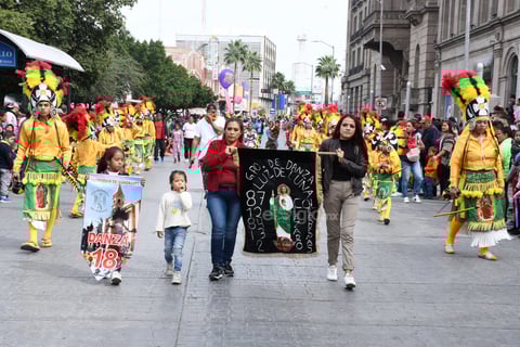 En la imagen, uno de los grupos de las distintas danzas que se encuentran en la región.