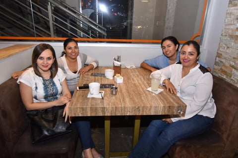 18112019 Adriana, Gaby, Alejandra y Mariana.