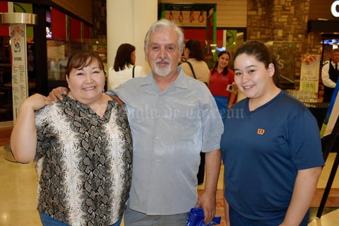 19112019 Carolina, Rolando y Carol.