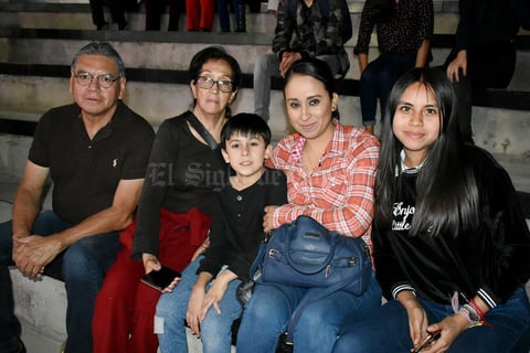 19112019 Gerardo, Socorro, Lucas, Gaby e Irlanda.