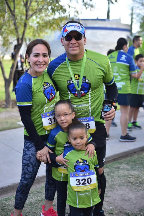 19112019 Sara, Rodrigo, Sarita y Celina.