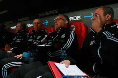 Reflexiones después de este juego para Martino y compañía muchas, el 2020 no parece un año tan complicado para el Tri, pero ese dependerá de que sus piezas funcionen como no lo hicieron; jóvenes y de experiencia, porque no se pueden dar el lujo de otro partido como el de ayer ante un rival que en la teoría es de menor nivel así como tampoco como el que dieron ante Argentina en San Antonio.