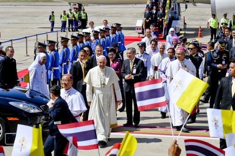 El Papa Francisco visita Tailandia.