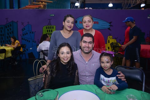 20112019 Marlene, Marilú, Clara, Édgar y María Clara.
