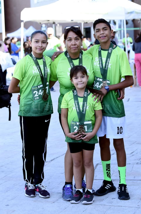 20112019 Graciela, Arely, Rafael y Luz Victoria.